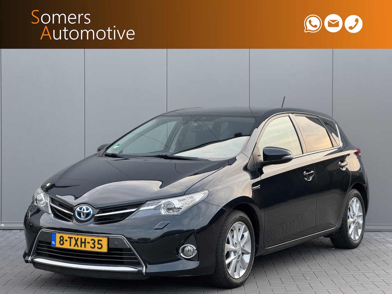 Toyota Auris - 1.8 Hybrid Lease+ | Panorama | Navigatie | Camera | Stoelverwarming - AutoWereld.nl