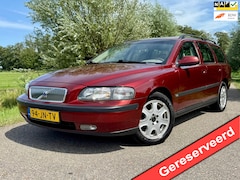 Volvo V70 - 2.4 T Comfort Line / YOUNGTIMER / Automaat / NL Auto / Clima-Airco / Goed en Recent Onderh