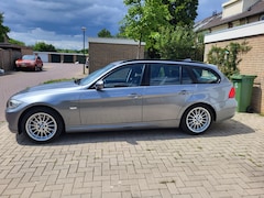 BMW 3-serie Touring - 320i High Executive