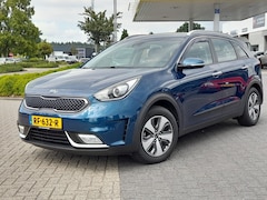 Kia Niro - 1.6 GDI HYBRIDE EXECUTIVE LINE AUTOMAAT TREKHAAK NAVI CRUISE PDC/ A