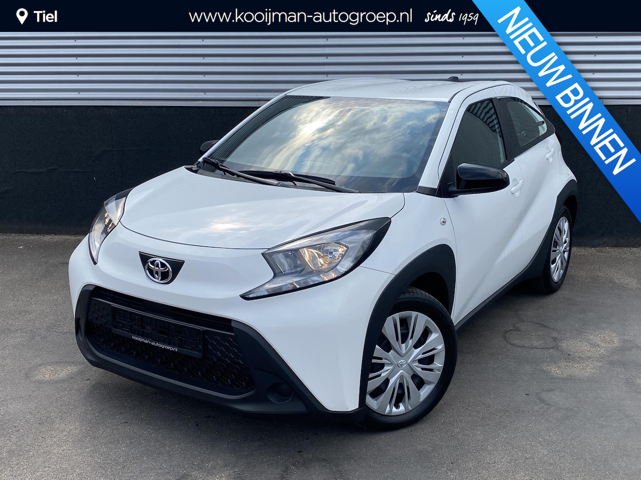 Toyota Aygo X - 1.0 VVT-i S-CVT Play Automaat, BTW-auto! Achteruitrij camera, adaptieve cruise control, st - AutoWereld.nl