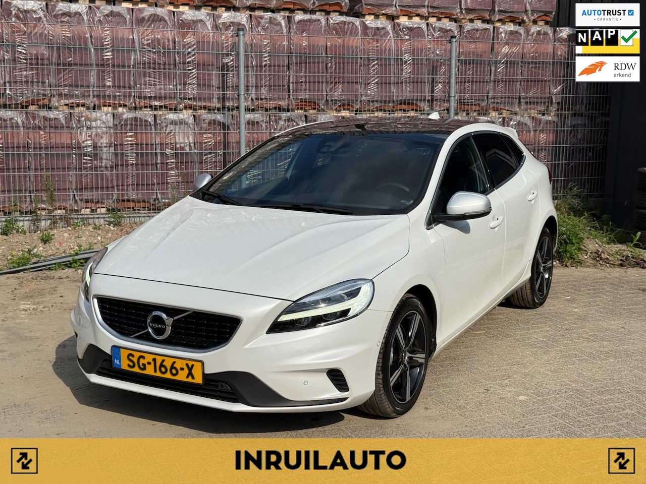 Volvo V40 - 2.0 T4 R-Design|NAP|Leder|Pano|Cam|Onderhoud| - AutoWereld.nl