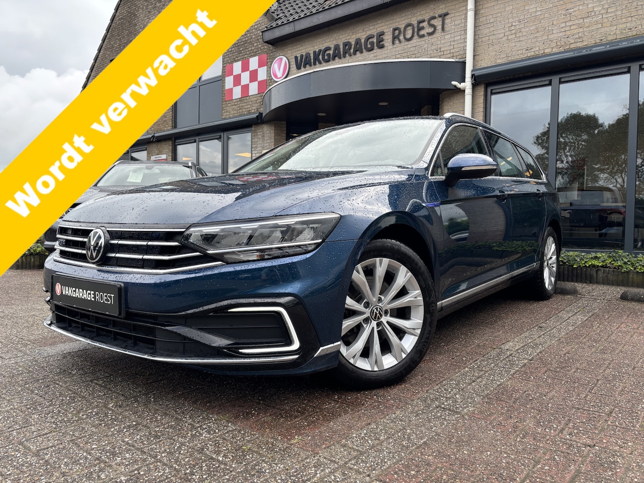 Volkswagen Passat Variant - 1.4 TSI PHEV GTE Automaat Business Trekhaak / Panoramadak / Camera - AutoWereld.nl