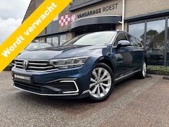 Volkswagen Passat Variant - 1.4 TSI PHEV GTE Automaat Business Trekhaak / Panoramadak / Camera