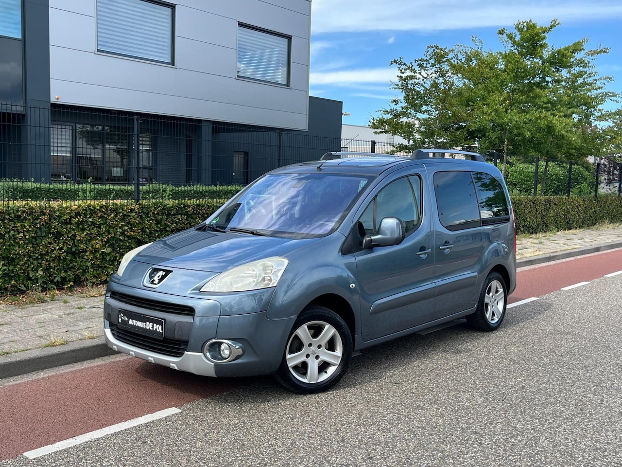 Peugeot Partner Tepee - 1.6 VTi XT Cruise/Climate-control Panoramadak Trekhaak - AutoWereld.nl