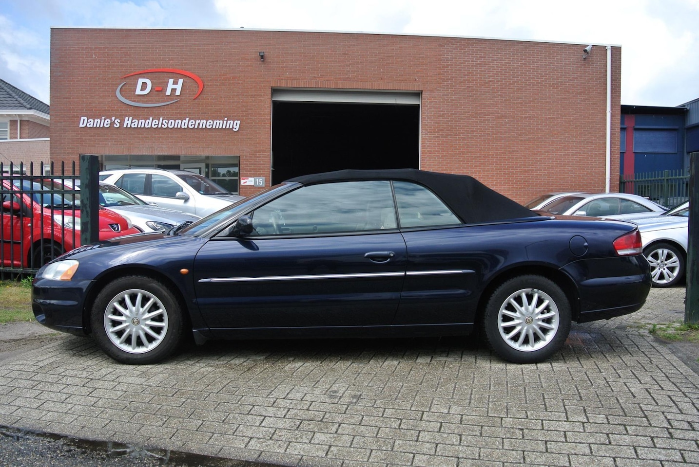 Chrysler Sebring Cabrio - 2.7i-V6 24V LX Convertible automaat leder apk 17-08-2026 inruil mogelijk nap - AutoWereld.nl