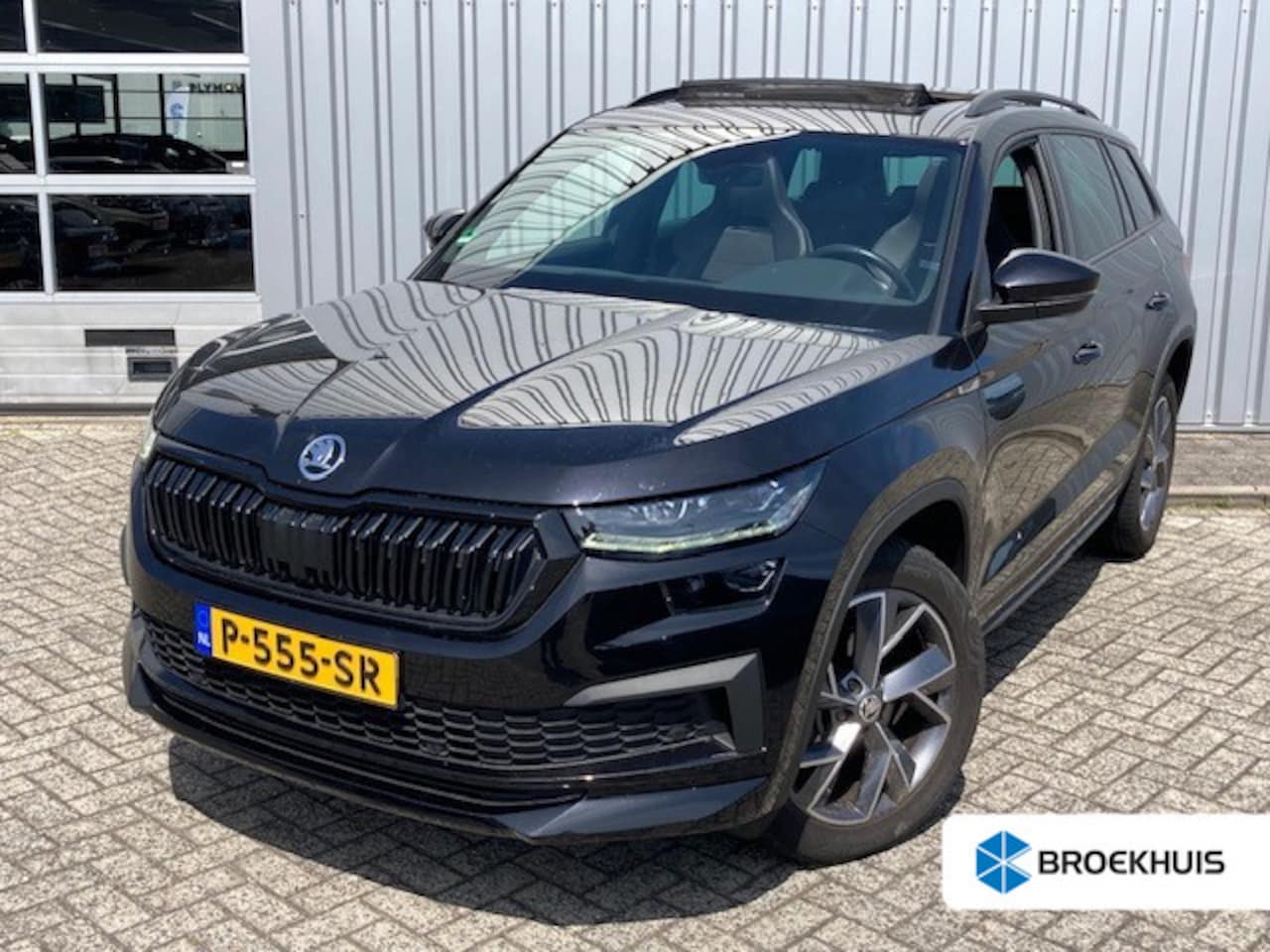 Skoda Kodiaq - 1.5 TSI Sportline Business 7persoons 150pk DSG/AUTO Trekhaak | Panorama dak | Adaptief cru - AutoWereld.nl
