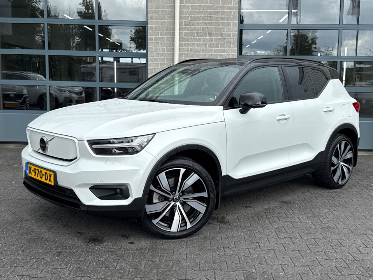 Volvo XC40 - Recharge P8 AWD R-Design | SCHUIFDAK | ELEK. TREKHAAK | - AutoWereld.nl