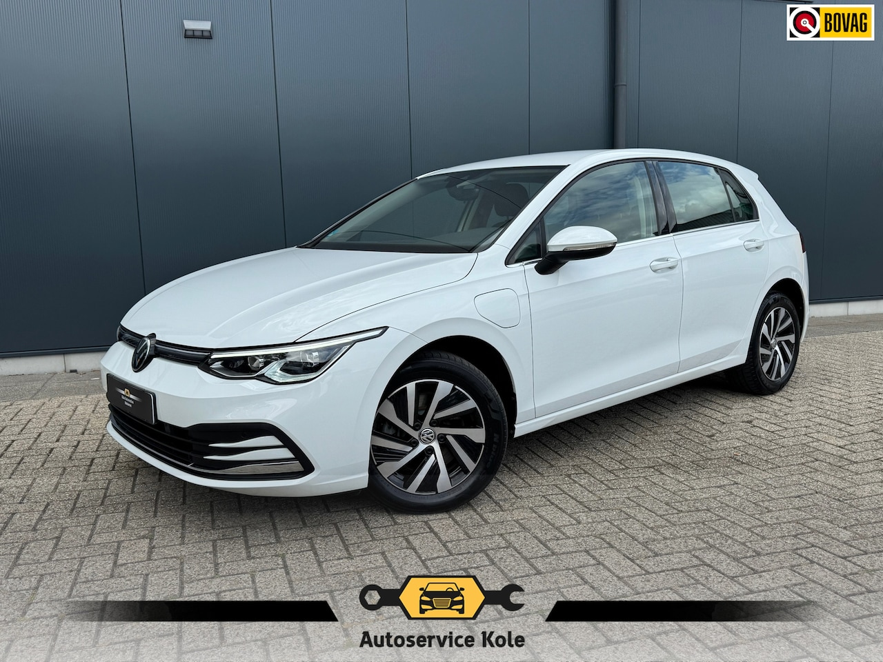 Volkswagen Golf - 1.4 eHybrid * Visueel Cockpit * Cruise * Rijstrooksensor * AppleCarPlay * - AutoWereld.nl