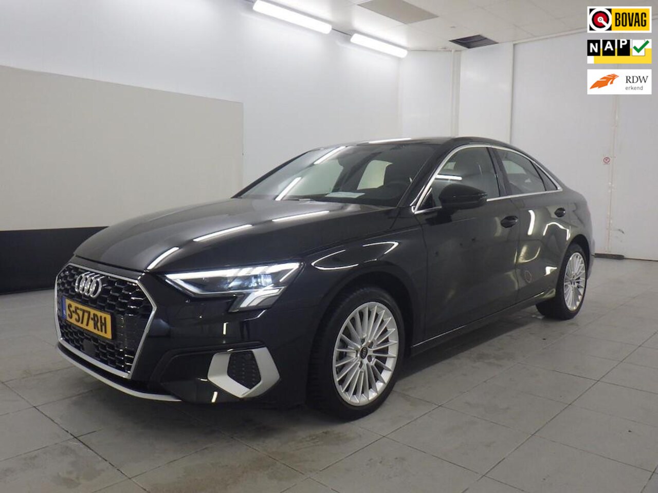 Audi A3 Limousine - 30 TFSI Advanced edition-Hybrid+Vitrual+lLed+Full-navigatie+ecc+sport-stoelen = 25000KM !! - AutoWereld.nl