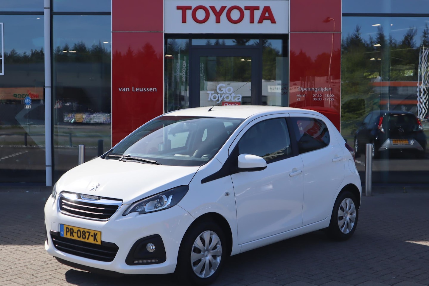 Peugeot 108 - 5-DEURS AIRCO EL-RAMEN BLUETOOTH USB LED-DAGRIJVERLICHTING - AutoWereld.nl
