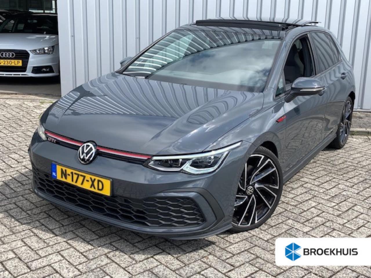 Volkswagen Golf - 2.0 TSI GTI 245pk DSG/AUTO Harman/Kardon audio | Navigatie | Panorama dak | App connect | - AutoWereld.nl