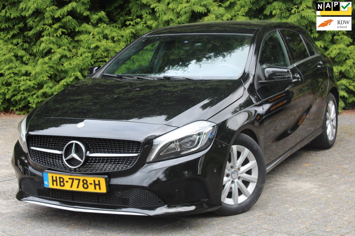 Mercedes-Benz A-klasse - 180 d Lease Edition 109PK | Automaat | Parkeersensoren | Airco | Navigatie | Lichtmetalen - AutoWereld.nl