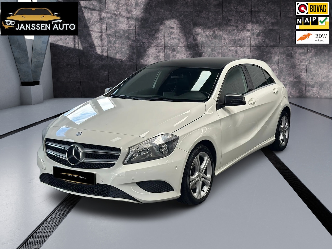 Mercedes-Benz A-klasse - 180 Ambition | Navi | Airco | 1/2 leder - AutoWereld.nl