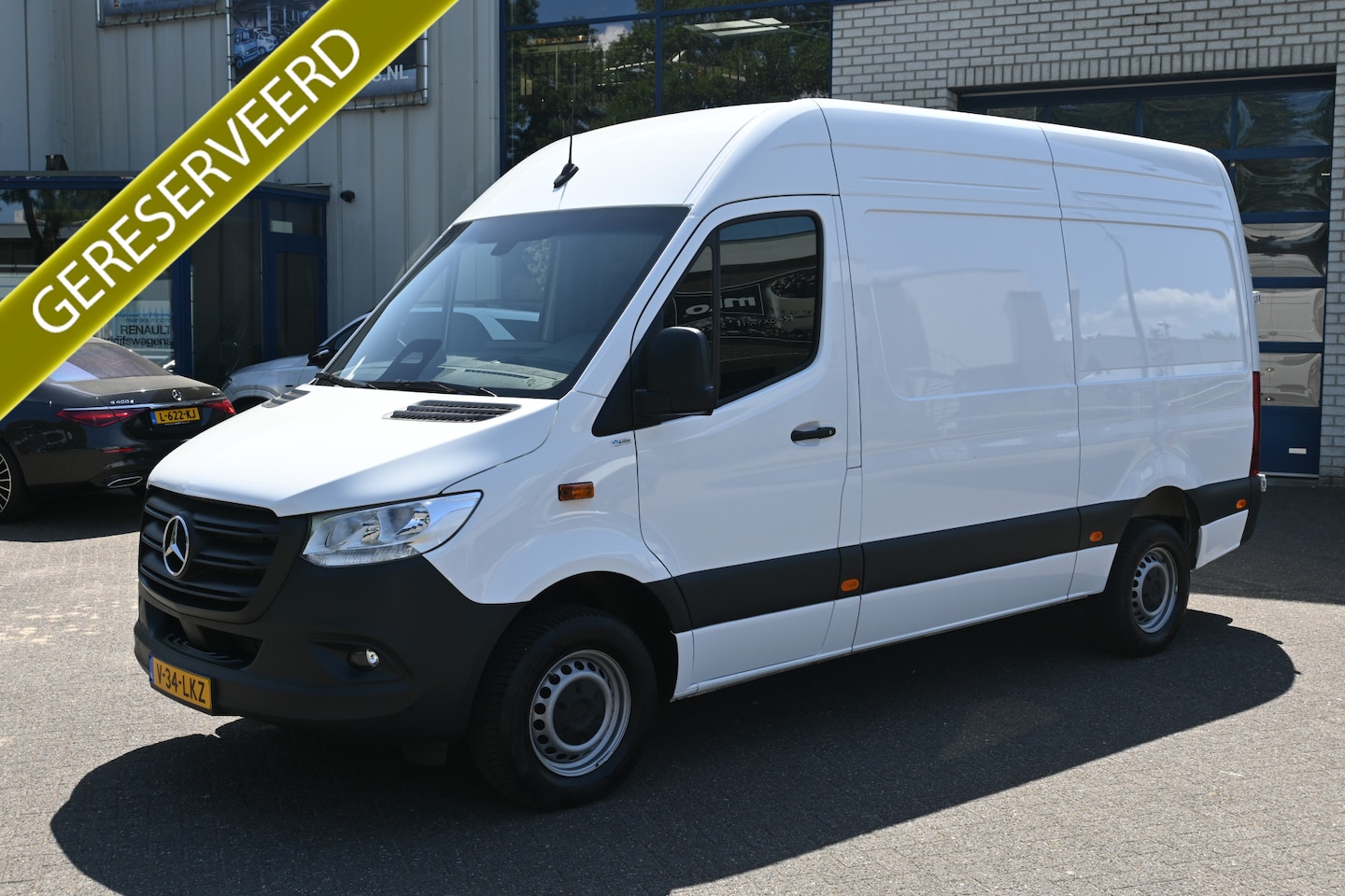Mercedes-Benz Sprinter - 317 CDI L2H2 Pro Navigatie met camera, Geveerde verwarmde stoel - AutoWereld.nl