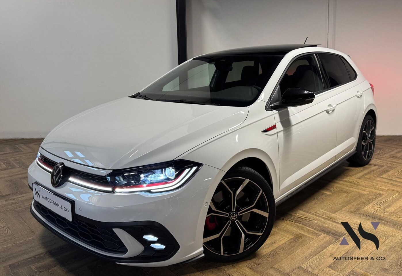 Volkswagen Polo - 2.0 TSI GTI PANO KEYLESS - AutoWereld.nl