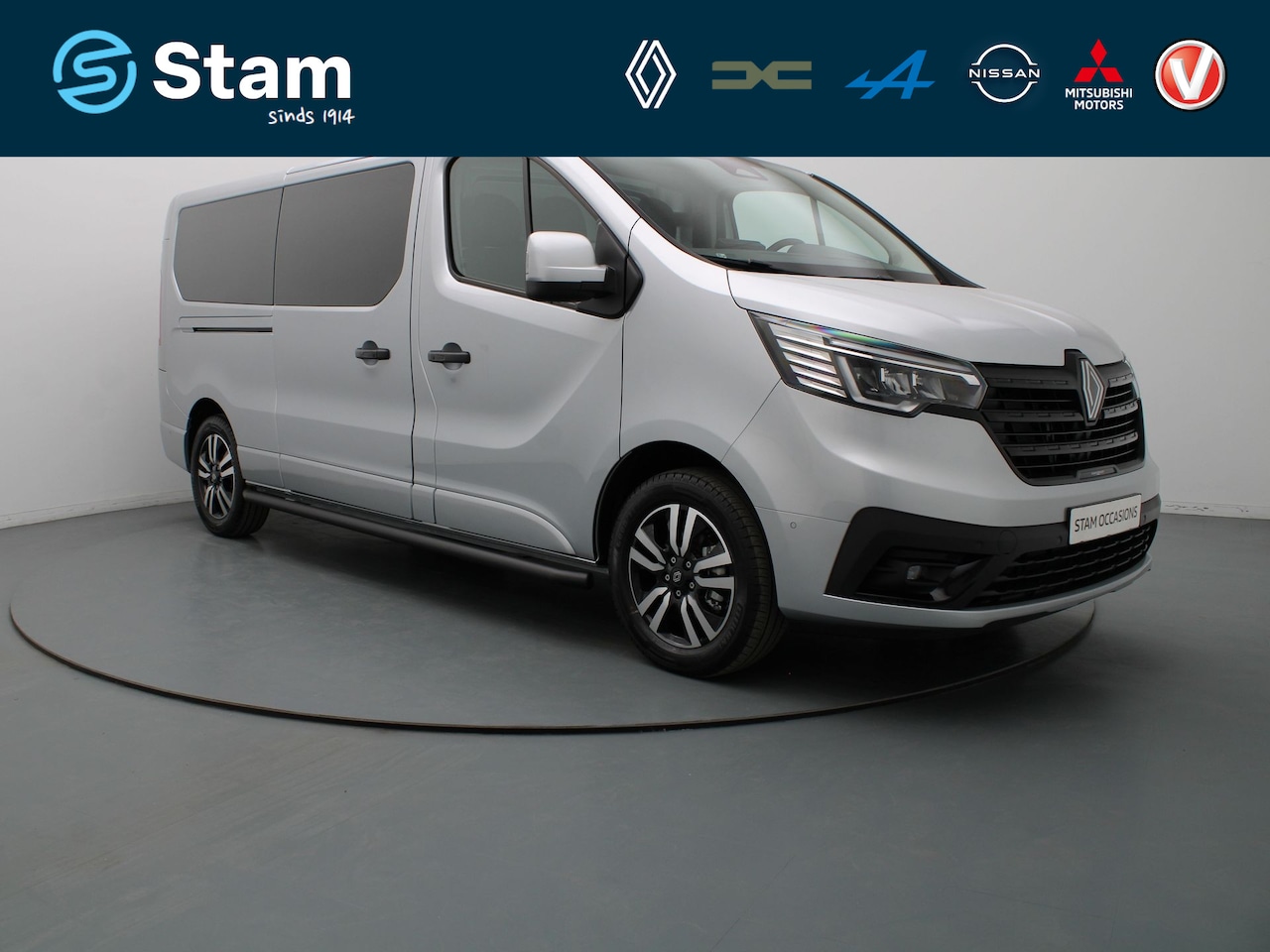 Renault Trafic - 150pk Blue dCi EDC T30 L2H1 Extra Camera | Cruise | Navi | Parkeersens. v+a | Trekhaak - AutoWereld.nl
