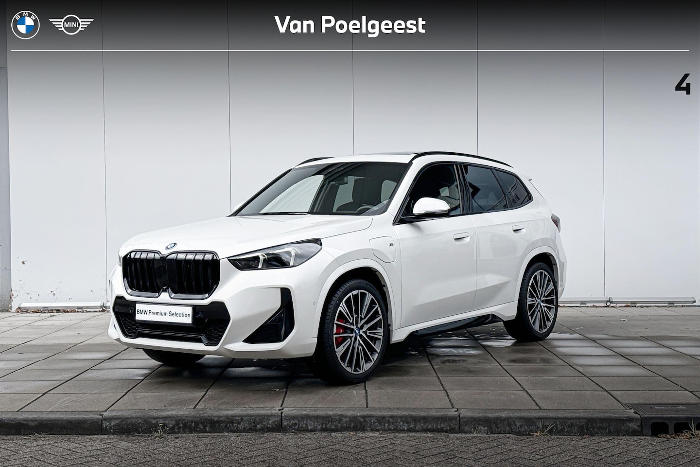 BMW X1 - xDrive30e M-Sport Pro 20 Inch / Adaptief Onderstel / Comfort Acces / Glazen Schuifdak / Di - AutoWereld.nl