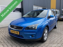 Ford Focus Wagon - 1.6-16V Futura AUTOMAAT
