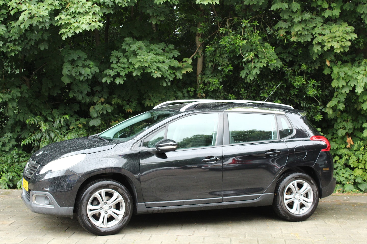 Peugeot 2008 - 1.2 PureTech Blue Lion d.riem is vervangen! airco cruise trekhaak enz. - AutoWereld.nl