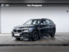 BMW X1 - xDrive25e Sport -Line 18 Inch / Afneembare Trekhaak / Stoelverwarming / Led Koplampen / He
