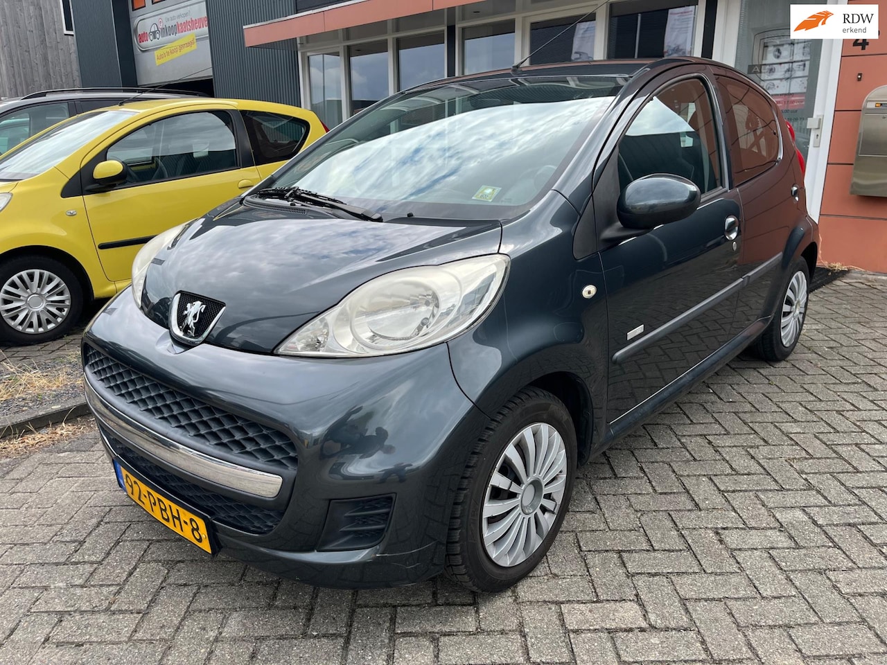 Peugeot 107 - 1.0-12V Millesim 200 airco - AutoWereld.nl