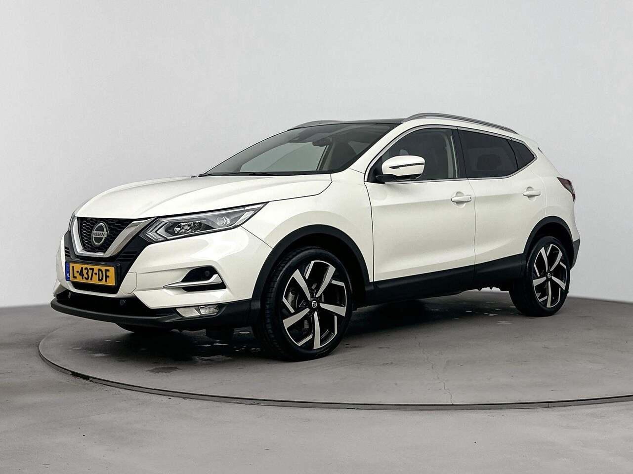 Nissan Qashqai - 1.3 DIG-T Premium Edition 160PK | Automaat | Lederen Bekleding | Panoramadak | Navigatie | - AutoWereld.nl