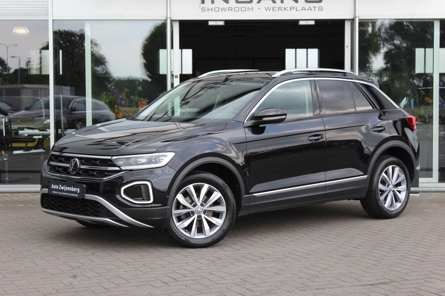 Volkswagen T-Roc - 1.5 TSI Style | Carplay | Trekhaak | Cruise | - AutoWereld.nl