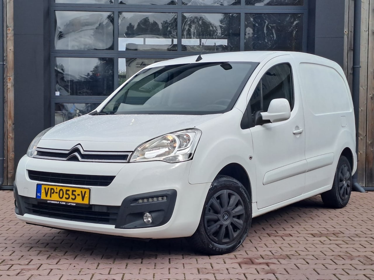 Citroën Berlingo - 1.6 HDI 75 Club | Airco | Cruise | Navi | 3-zits | Marge | - AutoWereld.nl