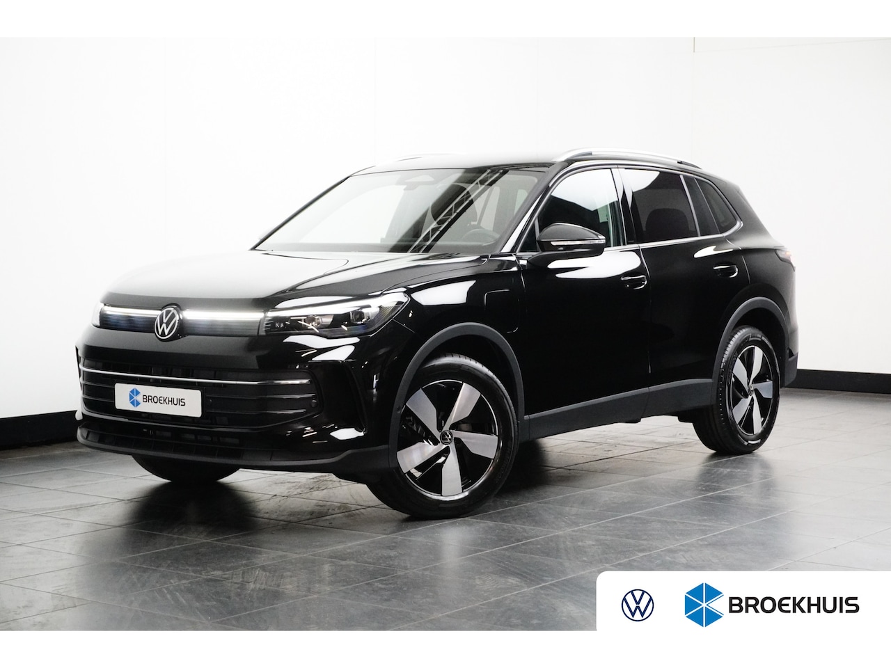 Volkswagen Tiguan - Life 1.5 e-Hybrid 204PK | Achteruitrijcamera | Trekhaak met electr. Ontgrendeling, draaiba - AutoWereld.nl