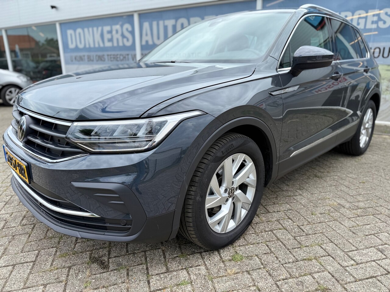 Volkswagen Tiguan - 1.5 TSI R-Line Business 1.5 TSI R-Line Business+ - AutoWereld.nl