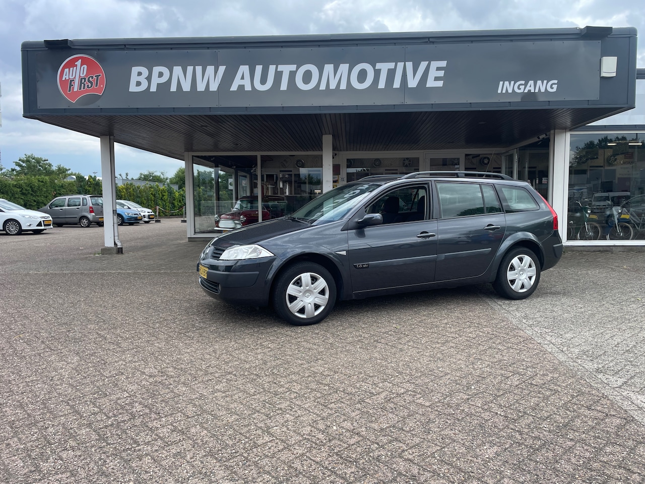 Renault Mégane Grand Tour - 1.6-16V Privilège Luxe - AutoWereld.nl