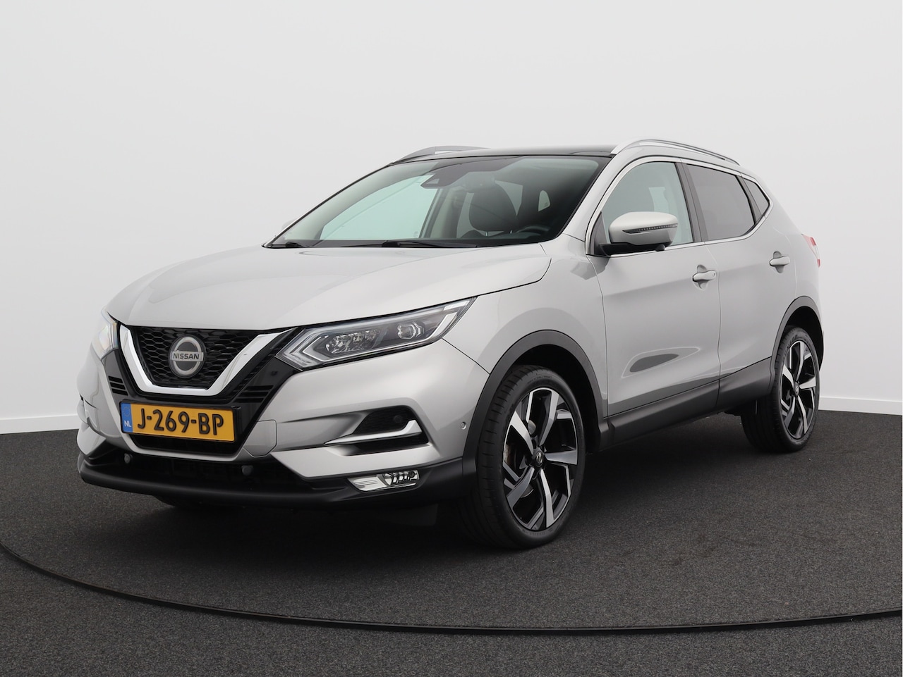 Nissan Qashqai - 1.3 DIG-T Tekna/ automaat/ trekhaak/ compleet! - AutoWereld.nl