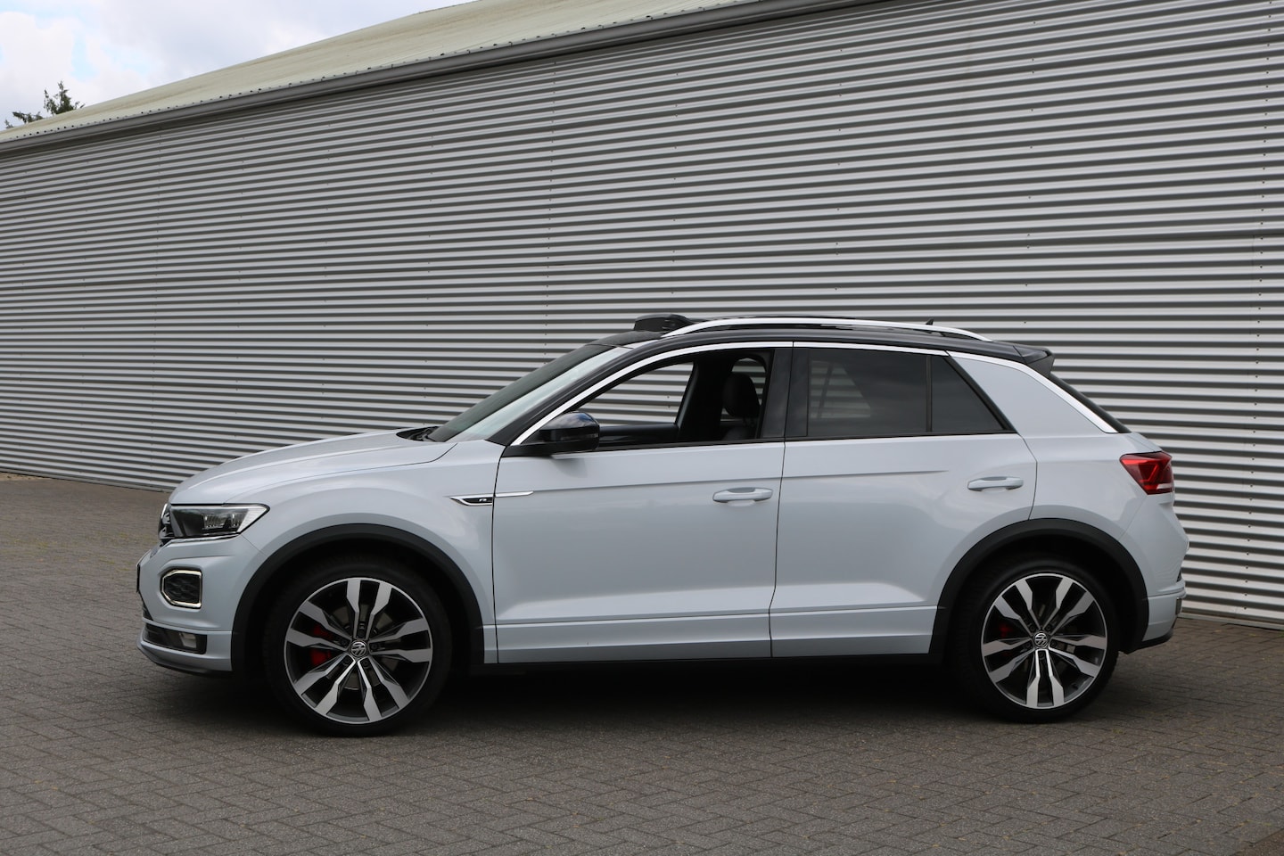 Volkswagen T-Roc - 2.0 TSI 4Motion R-Line DSG 190PK (Panodak VirtualCockpit Carplay ACC Camera Full-Led 19Inc - AutoWereld.nl