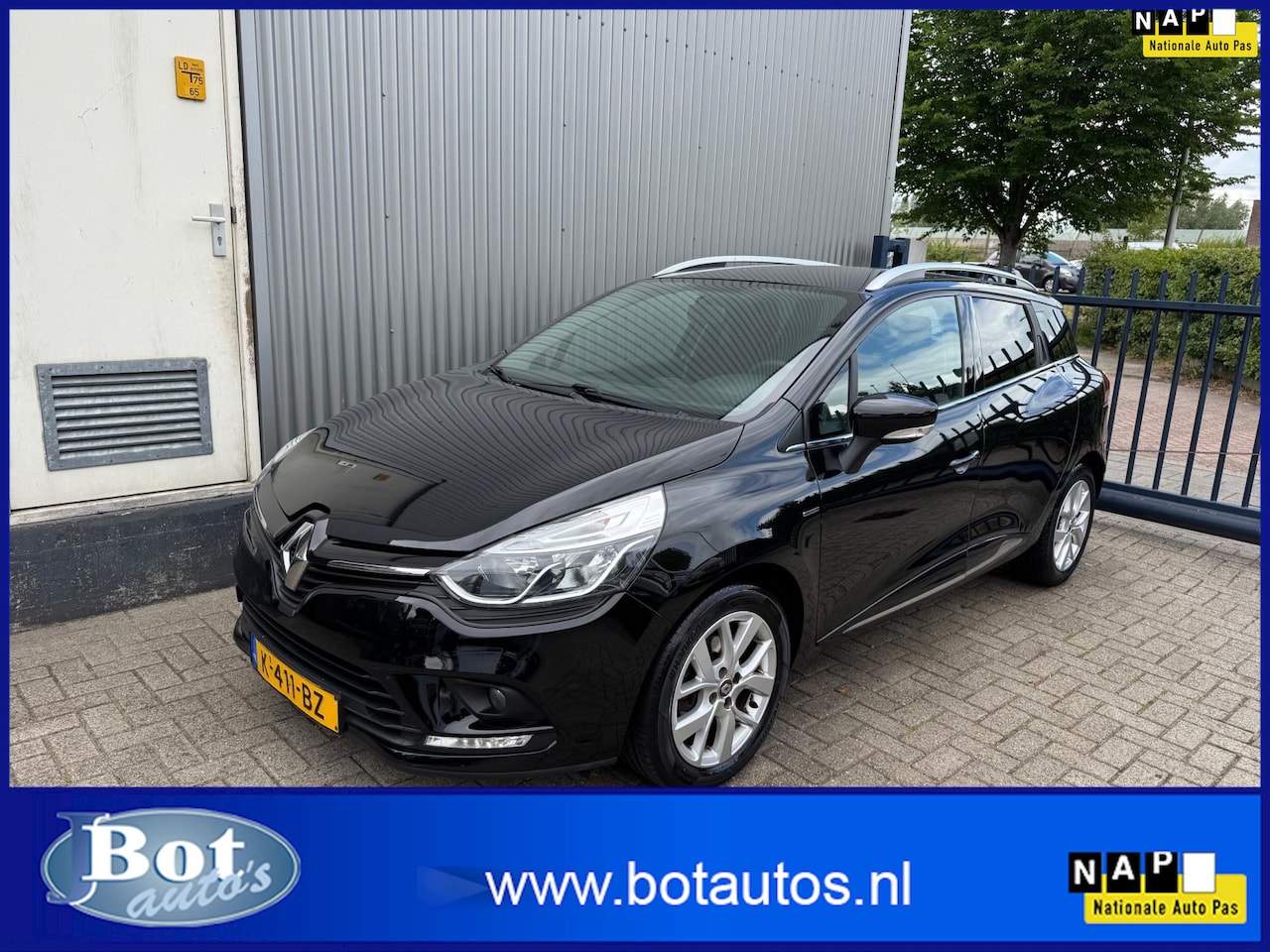 Renault Clio Estate - 0.9 TCe Limited AIRCO / CRUISE / NAVI / SENSOREN - AutoWereld.nl