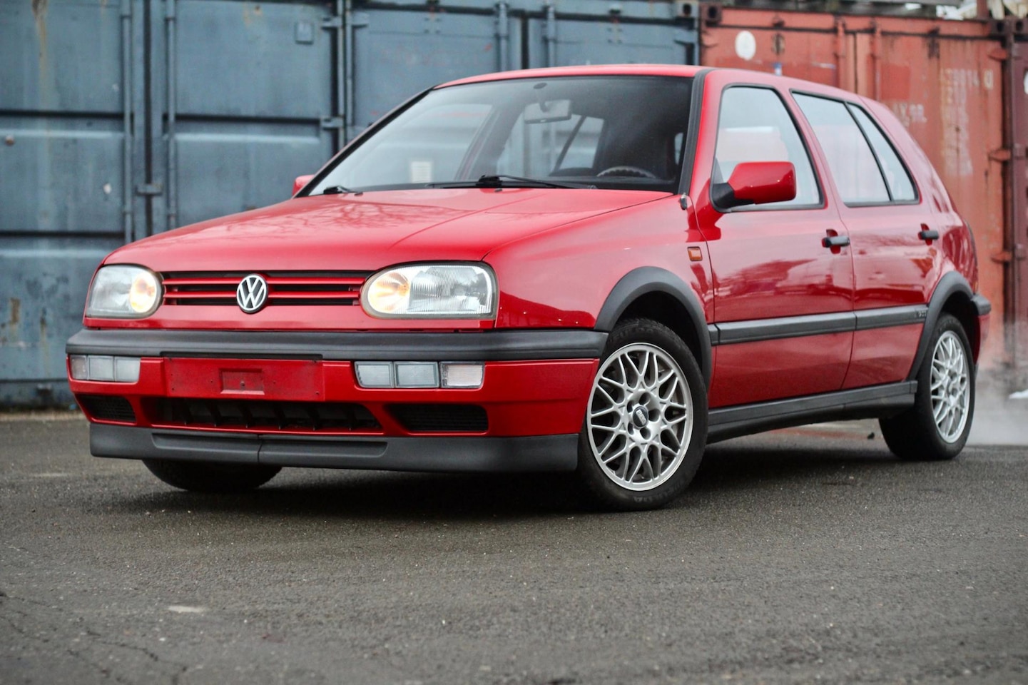 Volkswagen Golf - 2.0 GTI | APK 14-07-2027| Tornado rood | 20th Anniversary interieur| - AutoWereld.nl