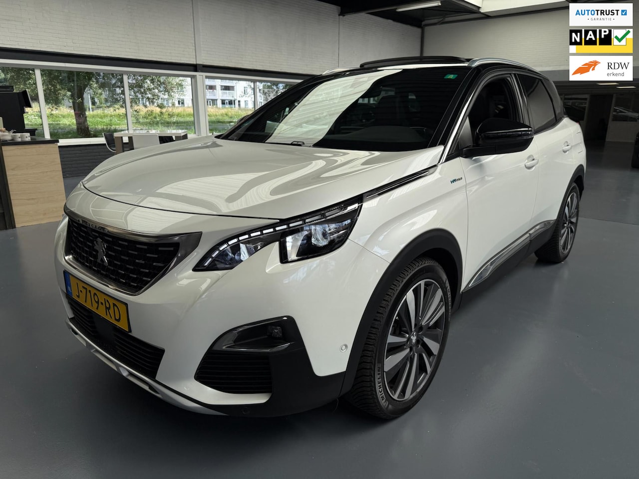 Peugeot 3008 - 1.6 HYbrid 225 GT- Line |Pano|Cam voor/achter - AutoWereld.nl