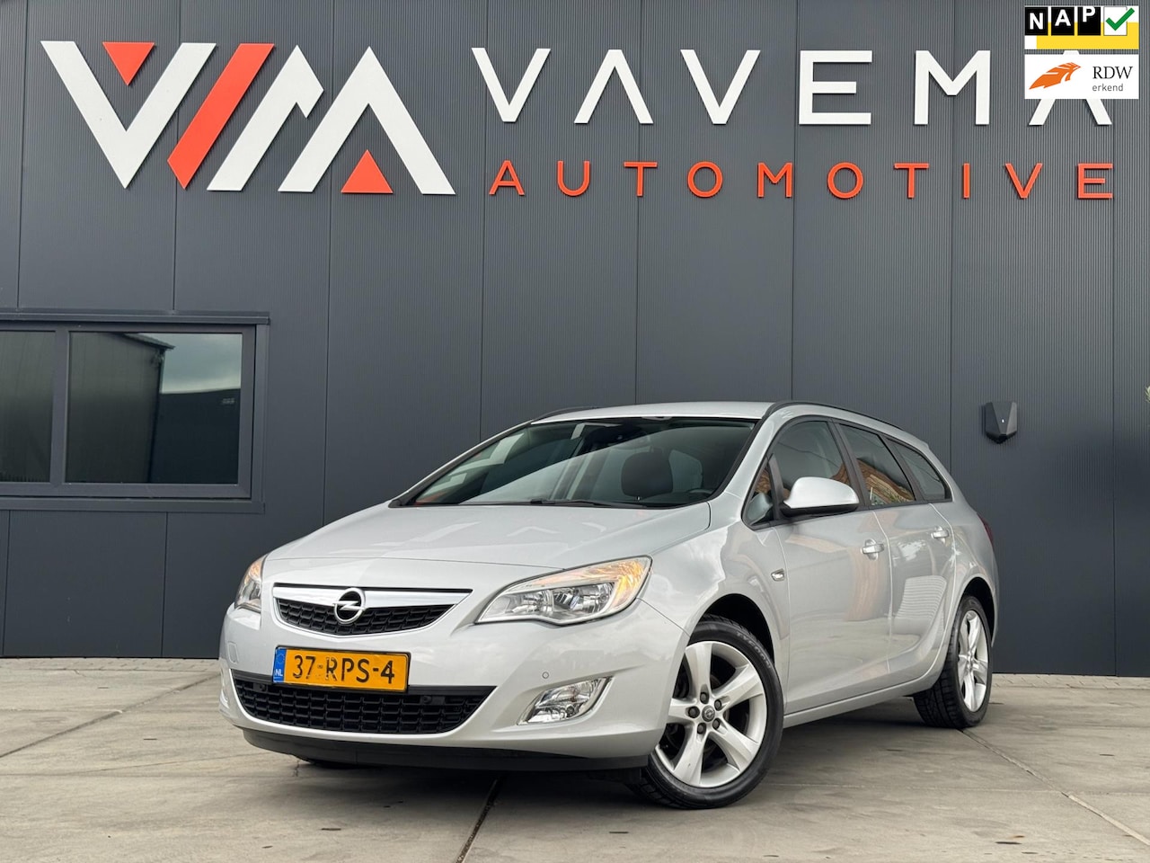 Opel Astra Sports Tourer - 1.4 Turbo Edition 2011 Airco Cruise control Navigatie Station - AutoWereld.nl