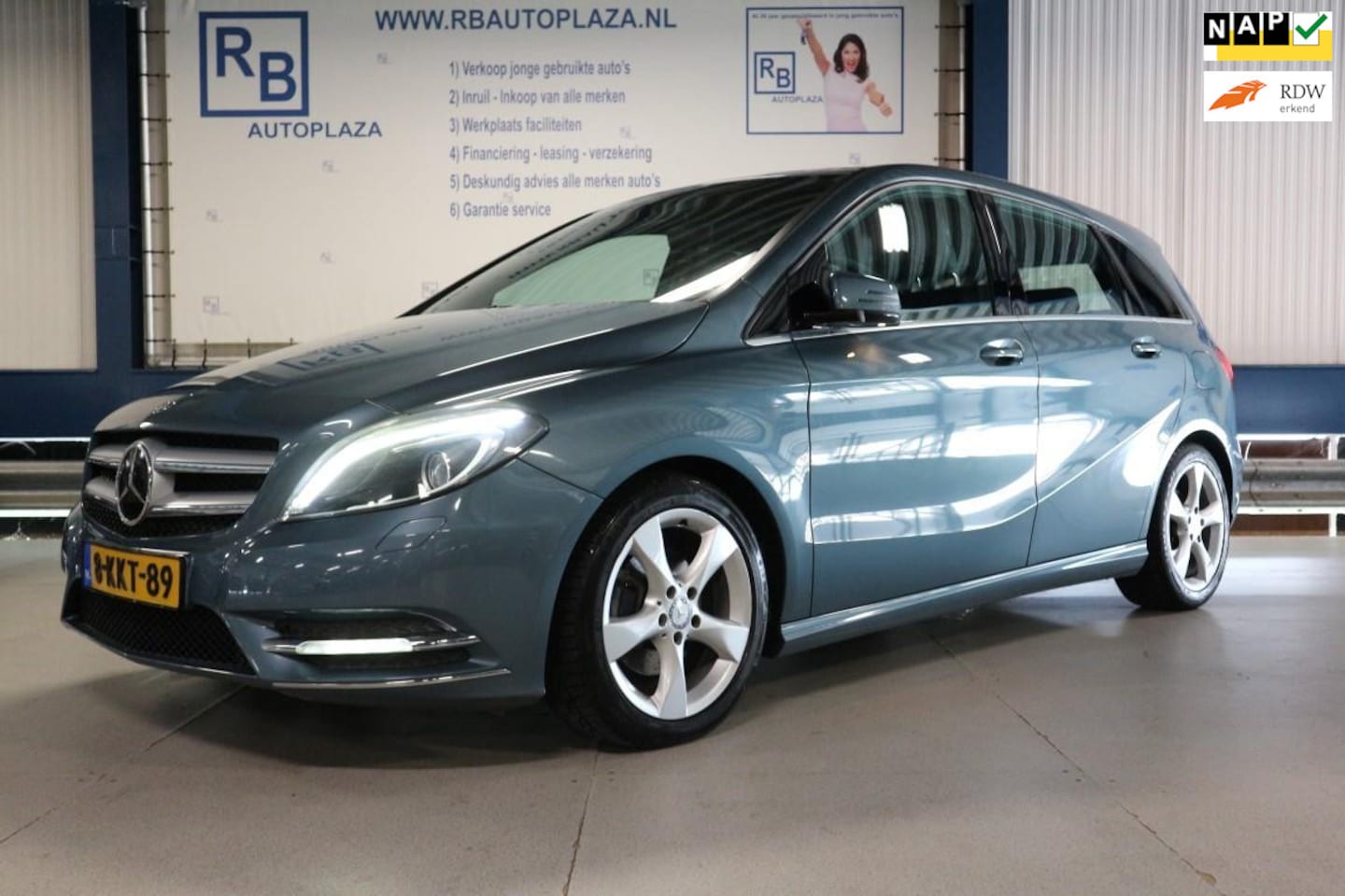 Mercedes-Benz B-klasse - 180 / AUTOMAAT / NIEUW MODEL / LEUKE AUTO ! ! ! - AutoWereld.nl