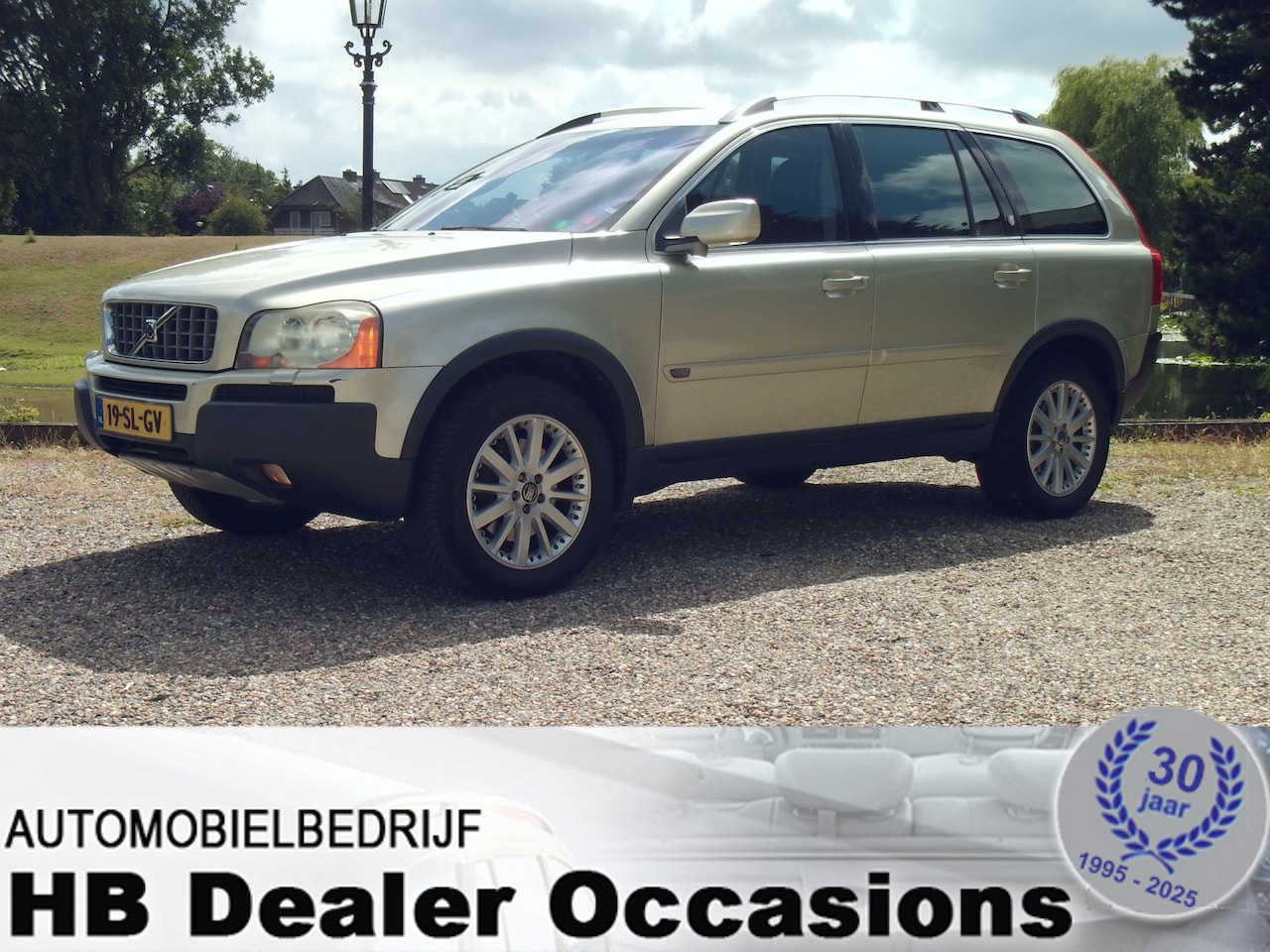 Volvo XC90 - 2.4 D5 Executive - Airco - Navigatie - 7 Persoons Youngtimer - AutoWereld.nl