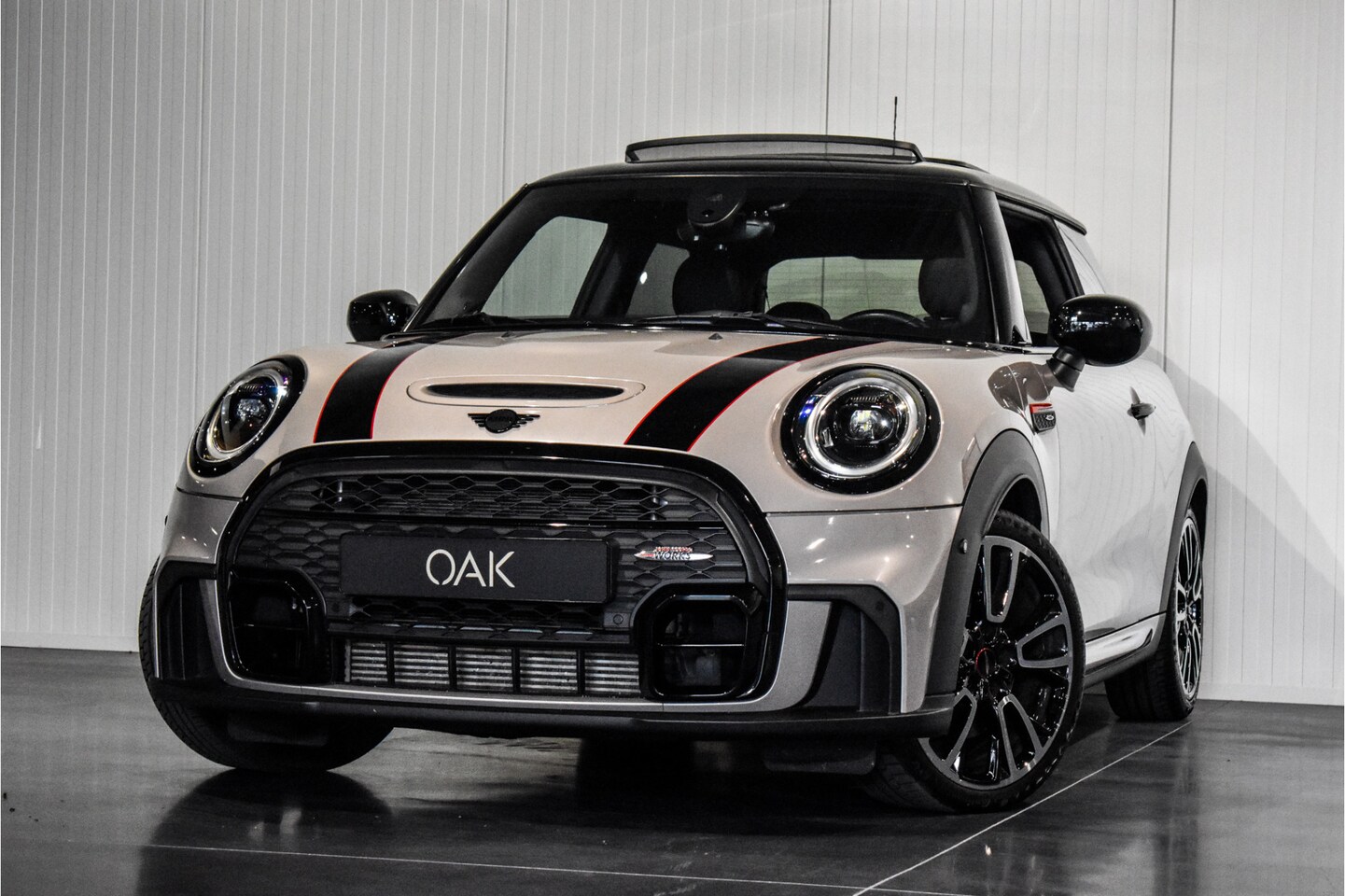 MINI Cooper S - Mini 2.0 F1 Aut. | JCW-Trim | Navigatie | Panorama | Lounge Leder | H&K | ACC | Head-Up | - AutoWereld.nl