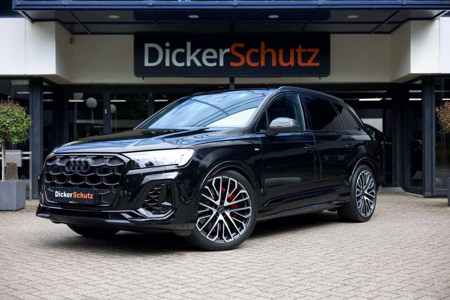 Audi Q7 - 60 TFSIe quattro Competition | Pano | Trekhaak | Massage | Vierwielbesturing - AutoWereld.nl