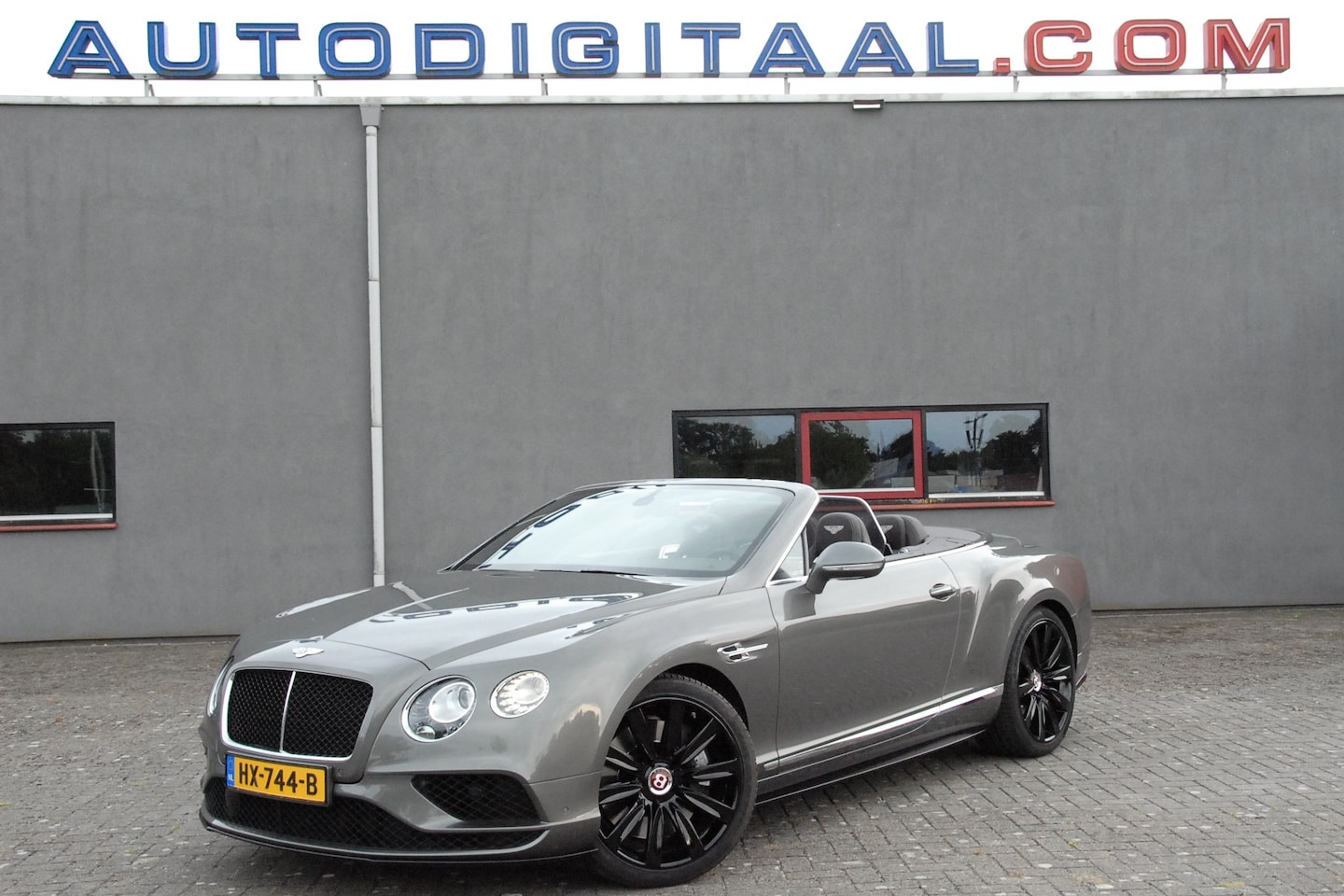 Bentley Continental GTC - V8-S / Face-Lift / Org. NL. auto / NAIM/DAB /Adaptive Cruise / Massage / Nek verwarming - AutoWereld.nl