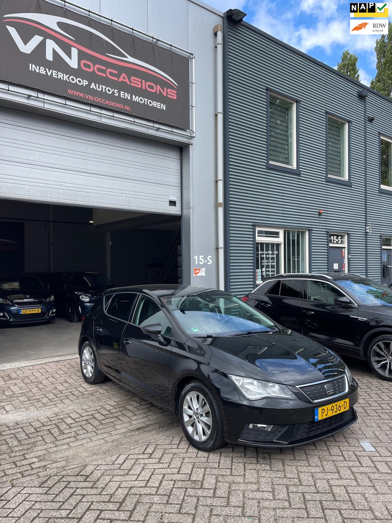 SEAT Leon - 1.0 EcoTSI DSG AUTOMAAT Business Intense FACELIFT - AutoWereld.nl