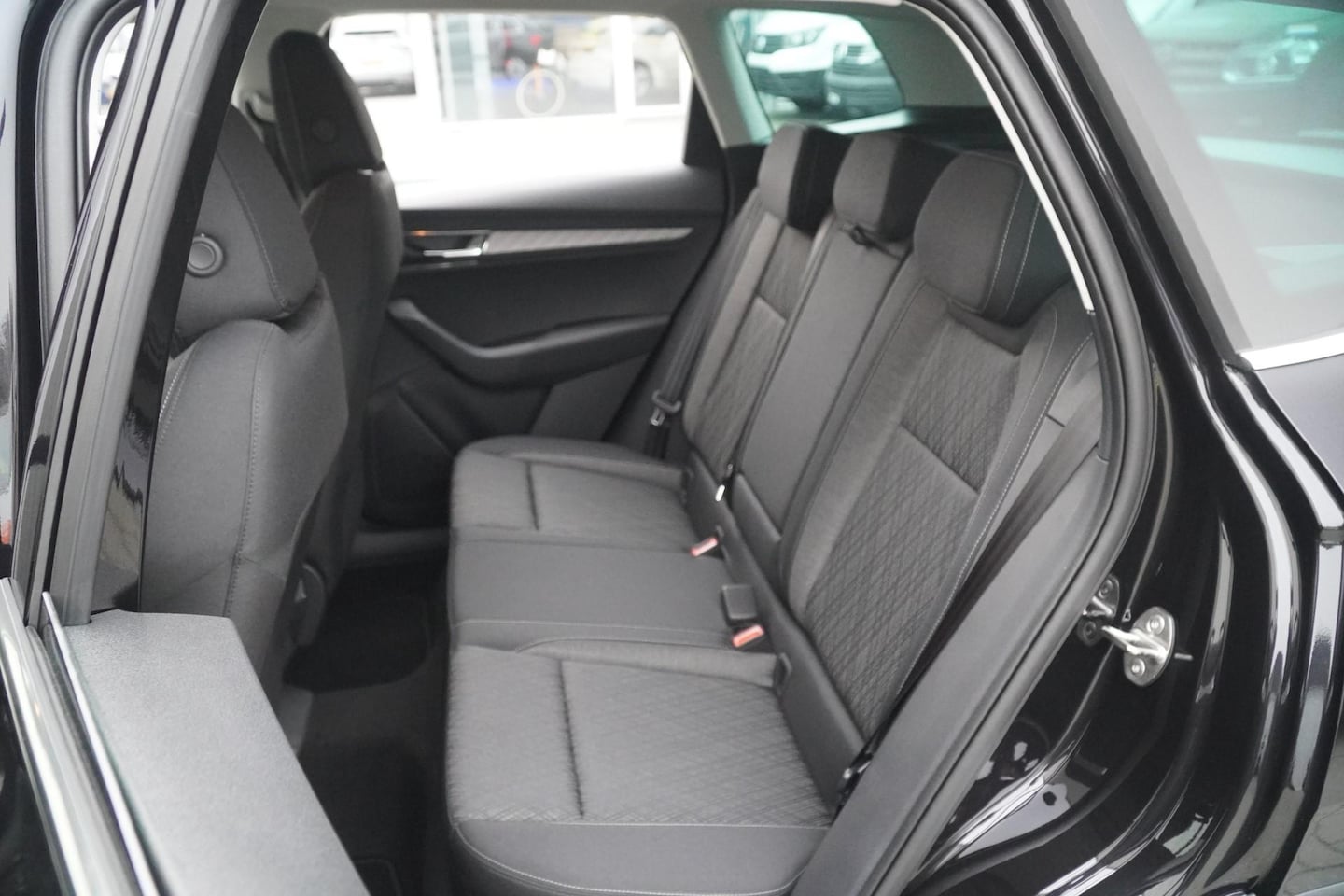 Skoda Karoq - 1.5 TSI 150pk DSG ACT Business Edition | Design Pakket | Winter Pakket - AutoWereld.nl