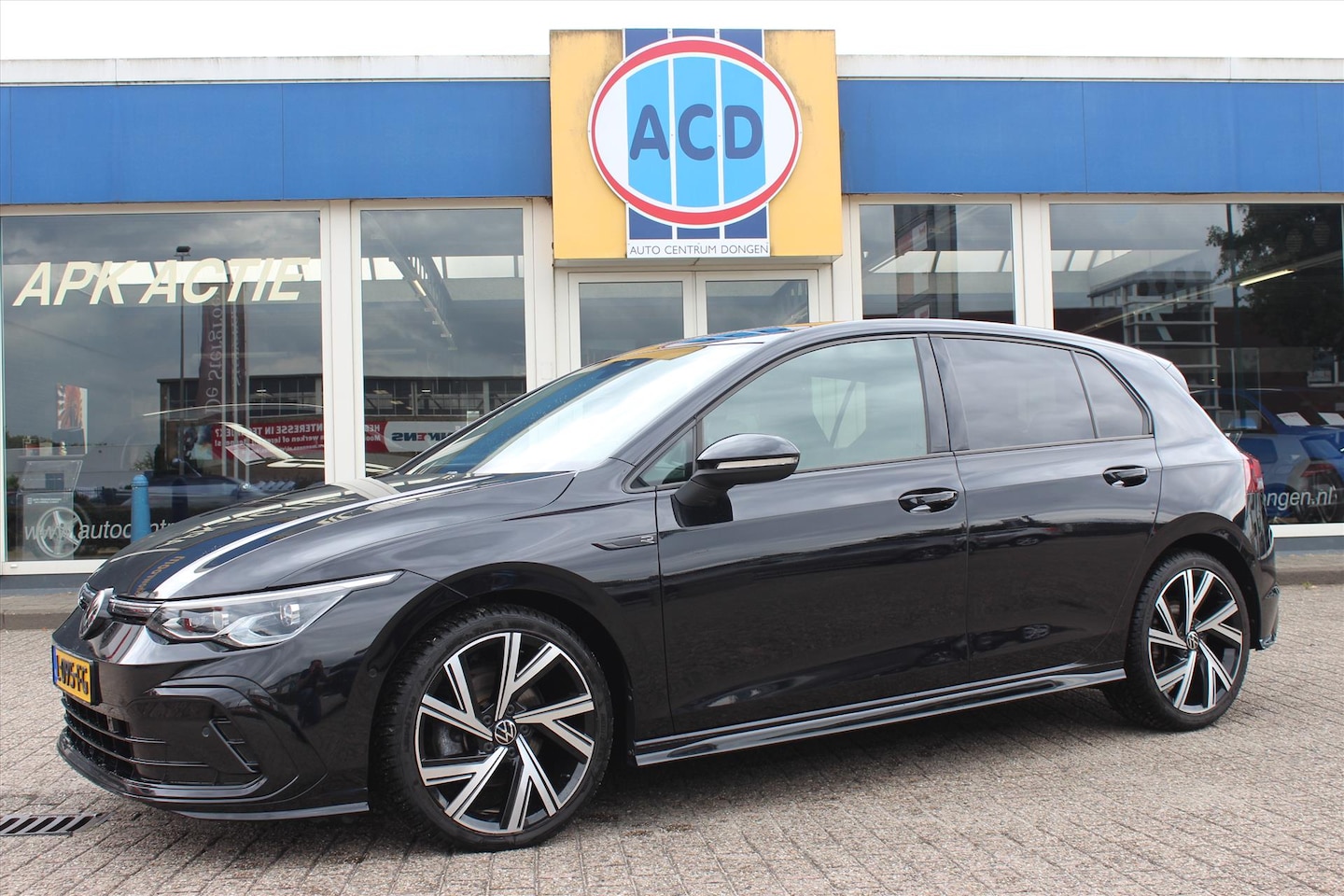 Volkswagen Golf - 1.5 eTSI 150pk 7-DSG R-Line Business - AutoWereld.nl