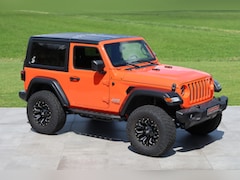 Jeep Wrangler - 2.0T Rubicon - Higher suspension, special terrain wheels