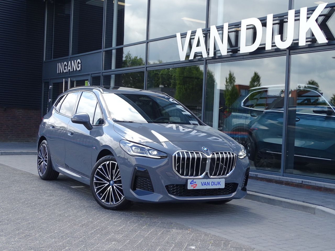 BMW 2-Serie - 225e xDrive Active Tour. M Sport. Pano.Dak Head-Up Harman-Kardon Drive Ass. Innovation-pac - AutoWereld.nl