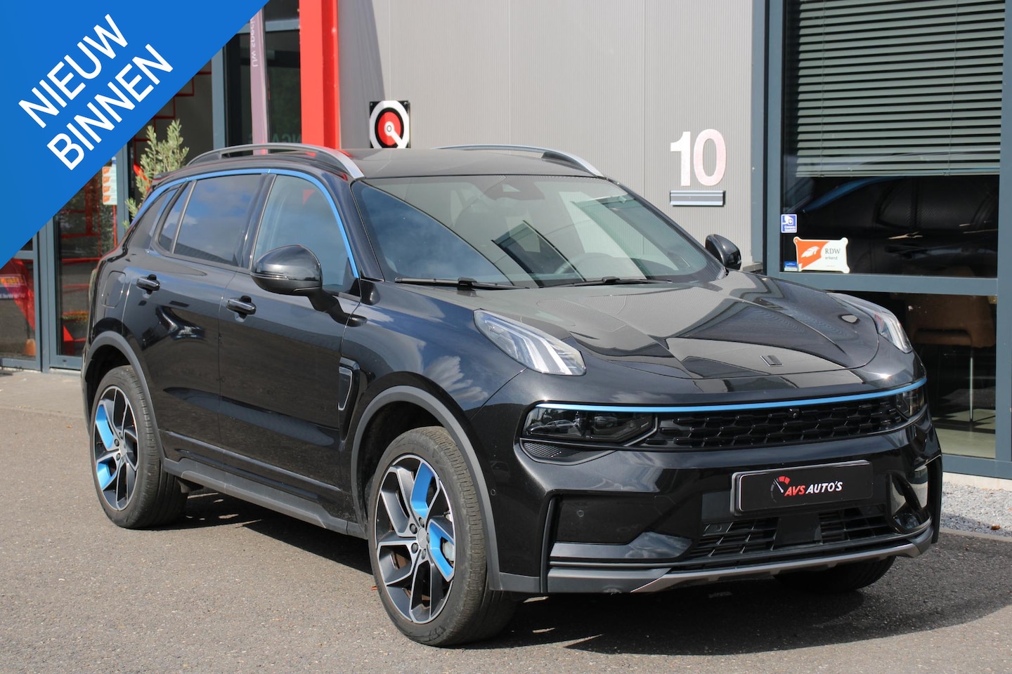 Lynk & Co 01 - 1.5 6.6KW, ZWARTE HEMEL, ROLHOES, MODEL 6-2023 PANO, 360, 20DKM - AutoWereld.nl