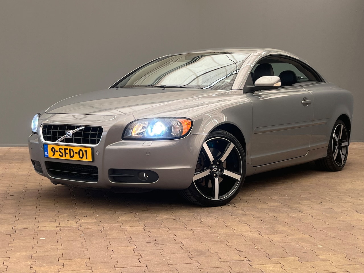 Volvo C70 Convertible - 2.5 T5 Automaat Summum | Leder | Bestuurderstoel elektrisch verstelbaar met geheugen | 18' - AutoWereld.nl